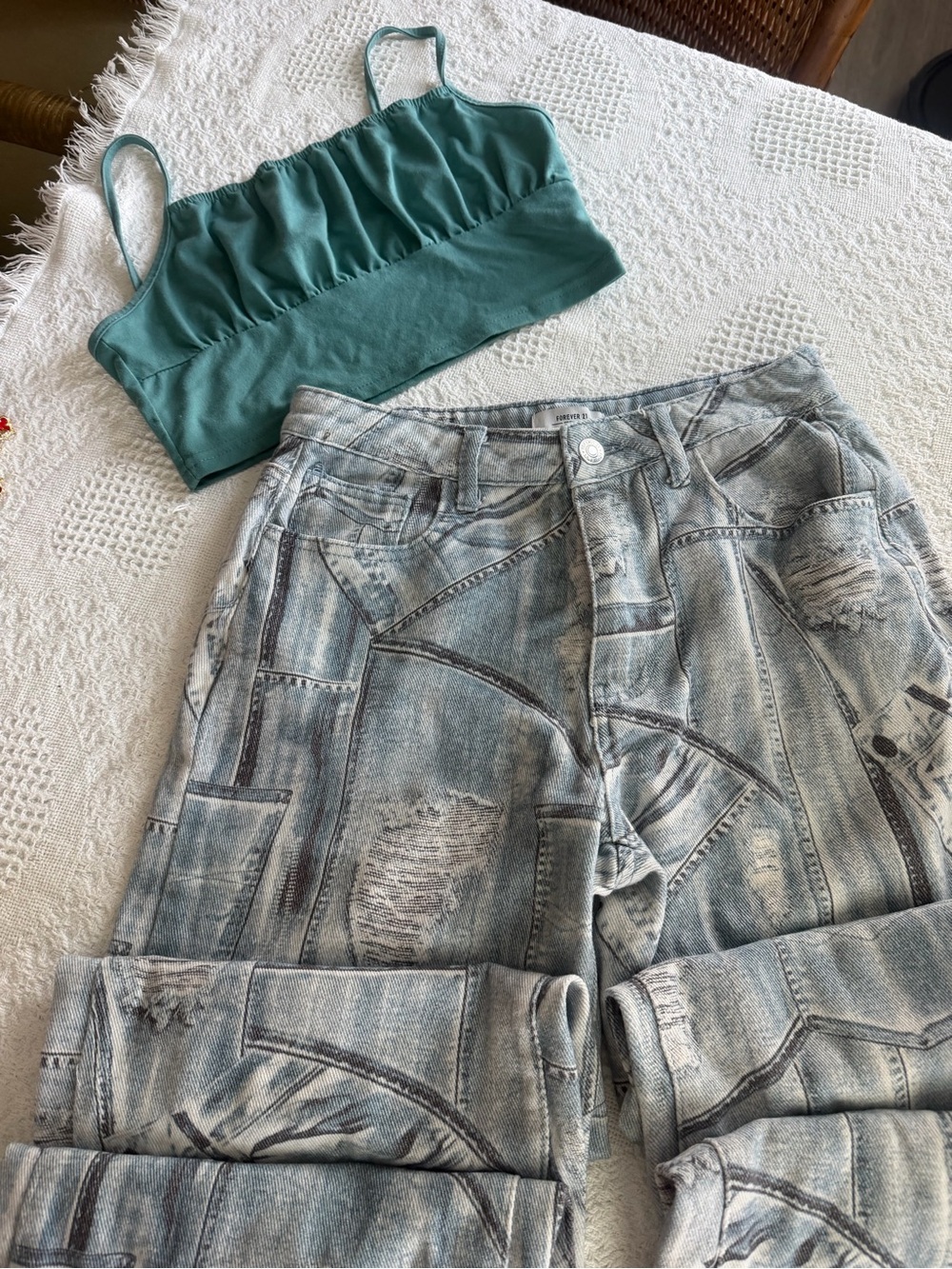 Forever 21 Light Wash High Rise Women's Jeans